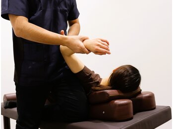 ボディケアラボ 大宮宮原(Body Care Labo)の写真/【結果にこだわる】国家資格取得者がトリガーポイントへ直接アプローチ！肩コリ頭痛もスッキリまとめて解消