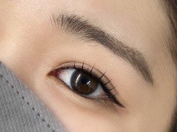 ブロンズアイ(BRONZE EYE)/韓国風束感まつ毛パーマ