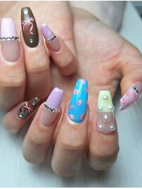 春のカラフルネイル