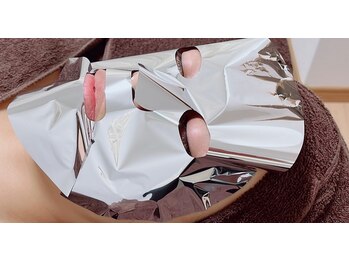 凜花/アルミシートで美容液を閉込める