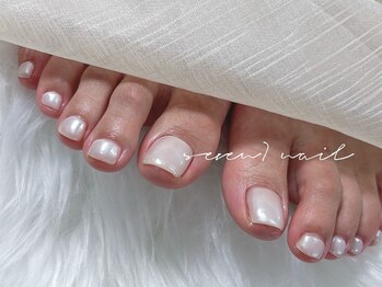 ケーセブン(K’seven7)/パール感が美しいホワイトネイル