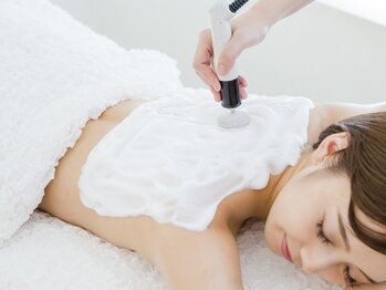 ナチュラーレ 梅田店(Naturale)の写真/【祝25年☆4.8】延べ10万人以上が選んだ花嫁スリム★二の腕・くびれ・天使の羽！大阪駅3分/初回4,980円~