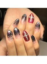 ネイルケアサロンエルミタージュ/ストーン込の大人グラデ(^^♪