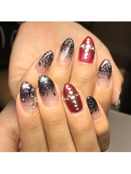 ネイルケアサロンエルミタージュ/ストーン込の大人グラデ(^^♪