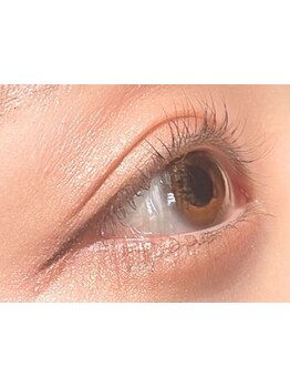 ナチュラル上品な目元にしたい