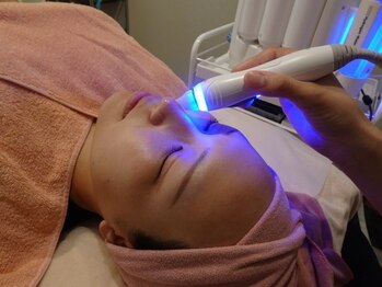 ビューティーストーリー 本店(BeautyStory)の写真/【ハイドロフェイシャル¥4900!】イベントが増えるこの時期に!毛穴汚れをごっそりお掃除!透明美肌を☆