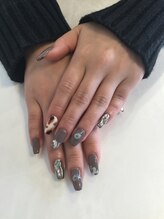 レビー(Revie)/アート