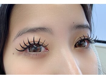 シェリー プラス(Cherie..+)の写真/特別な日は流行りの束感で主役に♪バインドロックでボリュームを出し、ぱっちりとした瞳へ◎