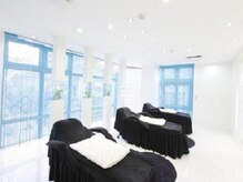 ナチュラル ビューティー サロン 京都四条烏丸店(Natural Beauty Salon)の雰囲気（京都烏丸. 大丸裏広場横スグ◎閑静な広々空間で至福のひと時を♪）