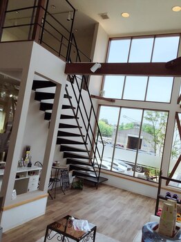 ビューティーサロン ココ 岡崎店(Beauty salon COCO)/日差しの入る待合☆