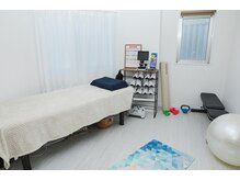 いたみいろどり整体院/施術部屋3/機器・筋トレ部屋