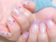 ネイル クルール(Nail Couleur)/ポップなアシンメトリーデザイン