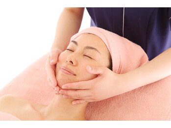エステサロン さくら 南越谷店の写真/【高濃度ヒアルロン酸美容液×リンパマッサージで艶小顔へ】ヒアルロン酸たっぷり春の集中ツヤ肌コース!!