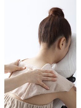 サレーヌ フェイシャルサロン 刈谷店/背中&デコルテ
