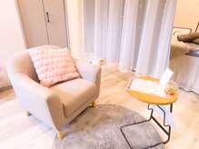 ポポラス(POPOLUS)の雰囲気（　ソファにてカウンセリング♪心身の状態をお聞かせください。）