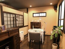京町家をイメージした落ち着いた半個室のプライベート空間です。