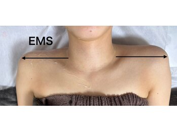 シロ(SHIRO)/【EMS】肩こり改善