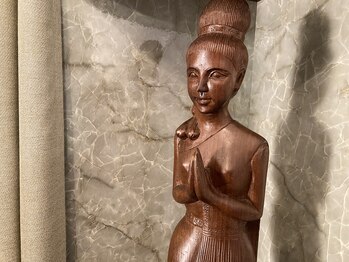 ポポ 博多(PoPo)/美しいアジア女性の木彫り☆