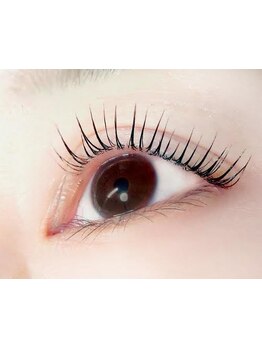 ナチュラル上品な目元にしたい