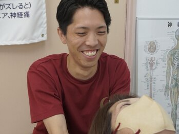 カイロプラクティック輝/首の施術、ストレートネック