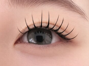 ラフェリア(Raffelia)の写真/一人ひとりの目元を見極め、パリエクで叶える華やかさ×ぱっちり感◎理想のまつ毛デザインで目元を叶えます