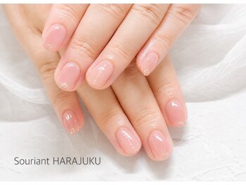 スリアンハラジュク(Souriant HARAJUKU)の写真/当日予約OK！原宿駅から３分の隠れ家サロン♪解放感のある空間◎デザイン別の定額ネイルが大人気☆