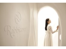 ラビクール 東京店(Rabbicour)の雰囲気（真白な空間から7つの異世界にトリップし夢のようなヘッドスパを）