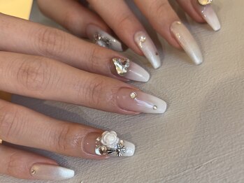 ランドネイル 天神(LANDNAIL)/ホワイトカラーデザイン゜。