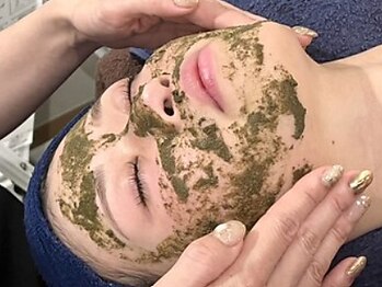 アリュール(Allure)の写真/【元祖ハープピーリングといえばHAAB REPRO★】100%天然由来のお肌に優しいハーブピーリングで肌質改善◎