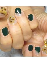 アマーニャ(ama-nya)/深緑色　べっ甲フラワーネイル