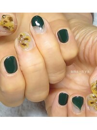 深緑色　べっ甲フラワーネイル