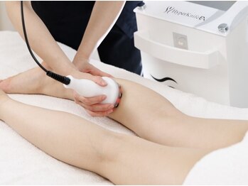 エピファニー(Epi phany Total Beauty Salon)の写真/最新痩身マシン2種類を駆使してむくみやセル脂肪に徹底アプローチ☆相乗効果で憧れのスラっとした美脚へ♪