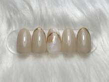 ラズワルド(Lazward)/ホワイトニュアンスネイル