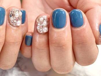 サロンドフォーエイチ(salon de 4H)/埋め尽くしビジューネイル☆