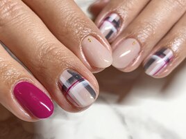 個性派チェックネイル