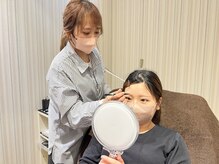 アコル(acor)/仕上げのメイク(眉毛)