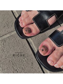 リッシュ(RICHE)/キラキラフラワーネイル