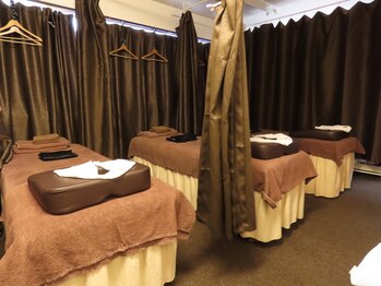 ちよのこ 神保町店/半個室睡眠空間ベッド3台。