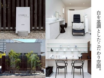 エミリアホワイトニング(EMIRIA WHITENING)/白を基調としたこだわり空間