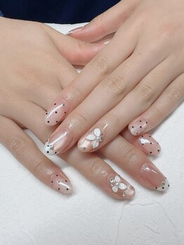 ボーテ アロマージュ アンド ネイル(Beaute aromage & nail)/ドットと3Dフラワー