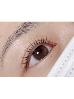 ナチュラル上品な目元にしたい