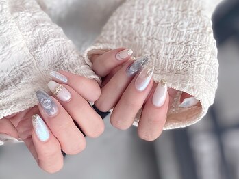 ネイルアンドアイラッシュ シシュ なんば本店(nail&eyelash SyiSyu)の写真/デザインは好きだけど、長さが揃ってなくて満足できない方へ。ジェルでの長さ出し１本～対応★