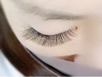 バタフライジュエル 本店(ButterflyJewel)の写真/自まつ毛が少なくエクステが出来ない...もっとボリュームが欲しい方に◎ボリュームラッシュ100束¥7900