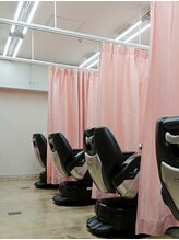 理容 シキシマ/【店内の様子】