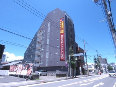 鹿児島南郵便局向かいのマンション2階です。