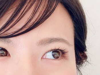 スキン 心斎橋店(skin)の写真/自まつ毛が少ない,エクステで自然に目元の印象をUPさせたい方にはLEDエクステ★馴染みが良い黒グルーも導入