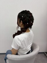 ミカヅキ 赤坂/編み込みツインアレンジ！