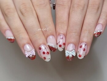 ミンスネイル(Mins Nail)/大人可愛いネイル