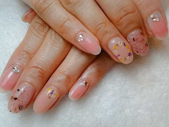ネイルズ アメリ(Nails amelie)の写真/周りと差が付く洗練された大人ネイルが人気◎季節や流行を押さえたサンプルで毎月迷わず楽しみやすい♪
