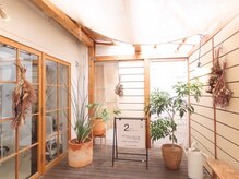 2by マックスビューティー(2by MAX BEAUTY)の雰囲気(テラスにはドライフラワーを置いています。ご購入も可能です♪)